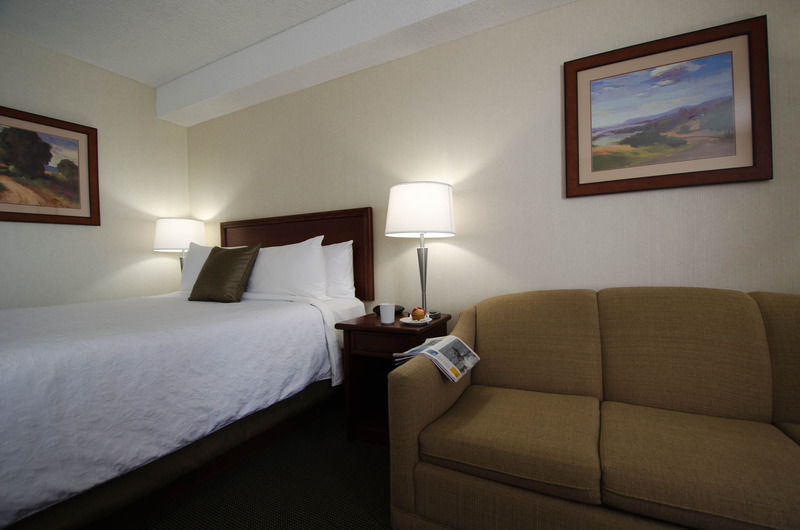 בושרוויל Hotel Welcominns מראה חיצוני תמונה